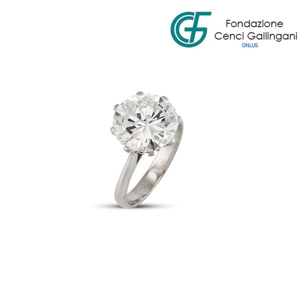 



SOLITAIRE DIAMOND RING IN 18KT WHITE GOLD