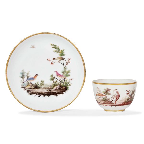 A GINORI CUP WITH SAUCER, DOCCIA, 18TH CENTURY