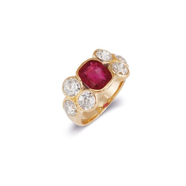 



BURMESE RUBY AND DIAMOND RING IN 18KT YELLOW GOLD