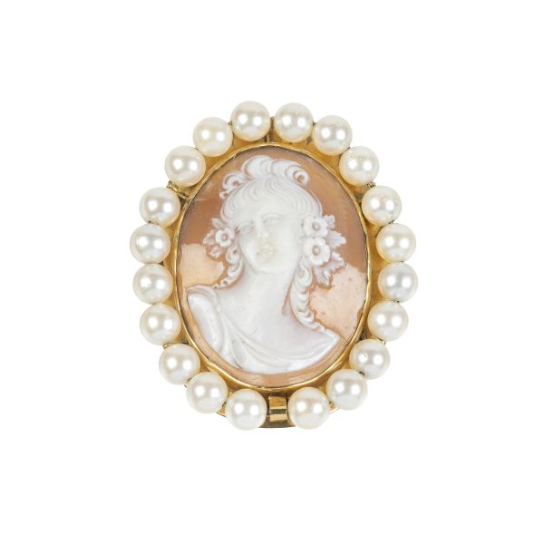 



SPILLA-PENDENTE CON CAMMEO