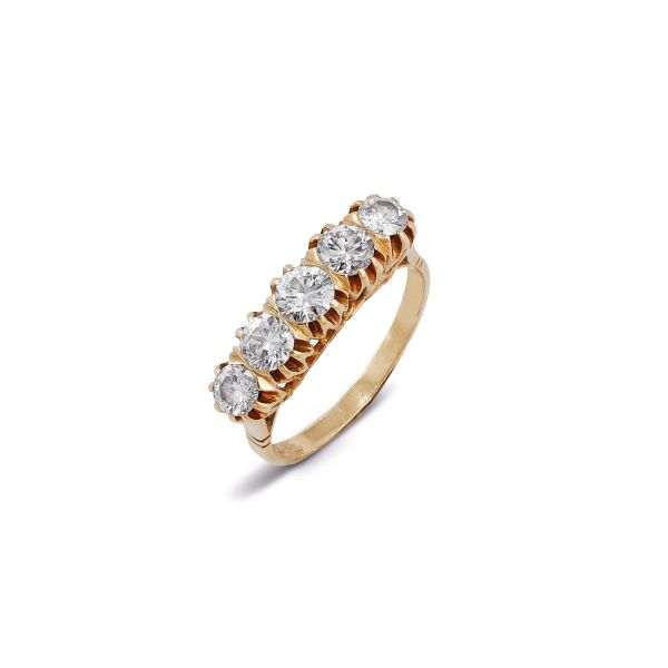 



DIAMOND RING IN 18KT YELLOW GOLD