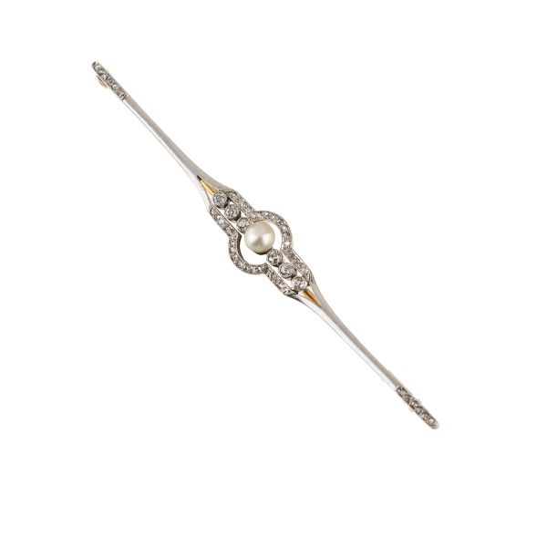 



PEARL AND DIAMOND BARRETTE BROOCH IN YELLOW GOLD AND PLATINUM