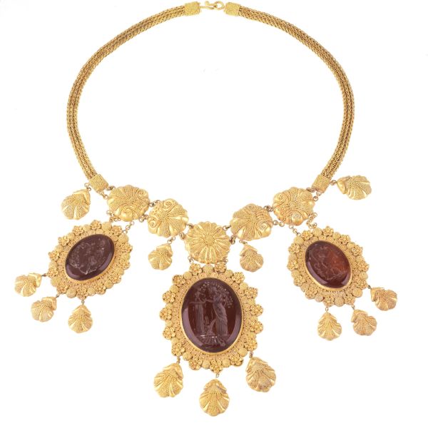 ARCHAEOLOGICAL STYLE CHANDELIER NECKLACE IN 18KT YELLOW GOLD
