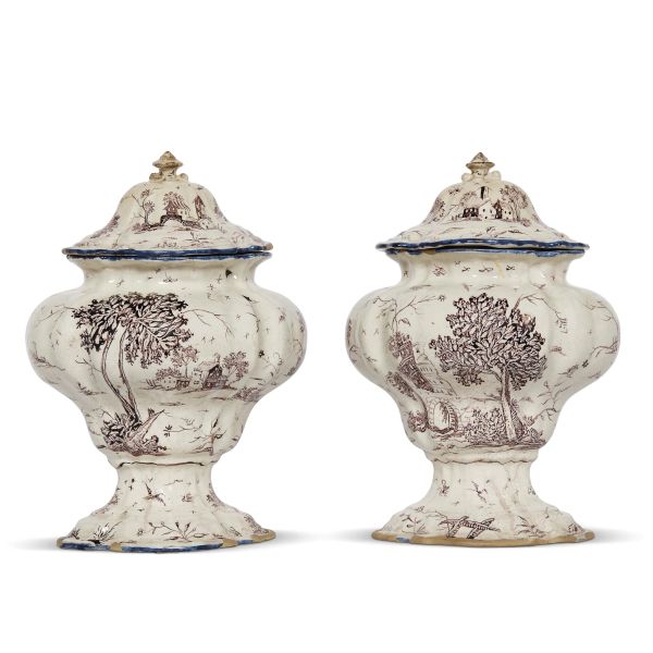 



A PAIR OF VASES WITH LID, LIGURIA, PROBABLY SAVONA, SECOND HALF 18TH CENTURY