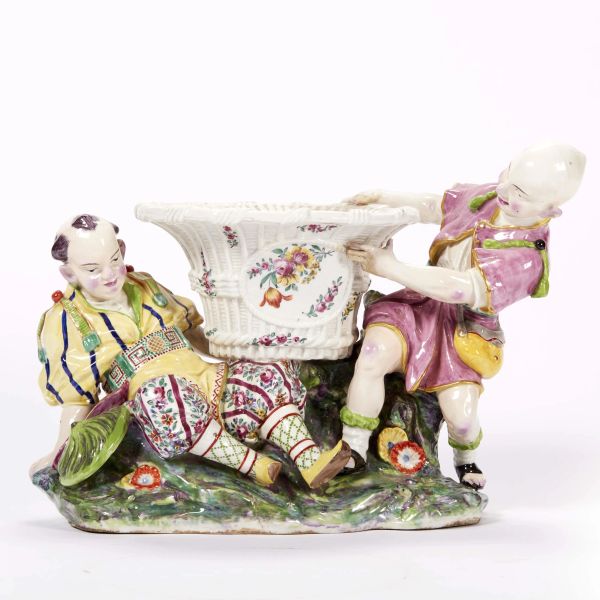 A FRENCH PORCELAIN GROUP, 19TH CENTURY