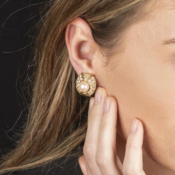 PAIO DI ORECCHINI CON PERLE E DIAMANTI