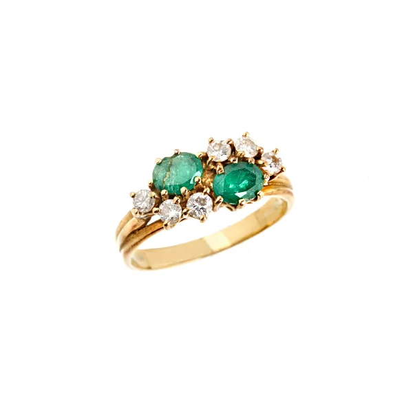 EMERALD AND DIAMOND RING IN 18KT YELLOW GOLD