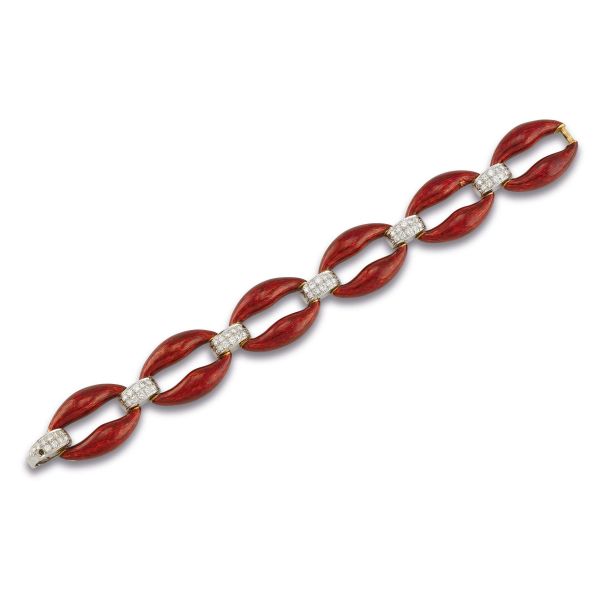 



DIAMOND ENAMELED CHAIN BRACELET IN 18KT TWO TONE GOLD