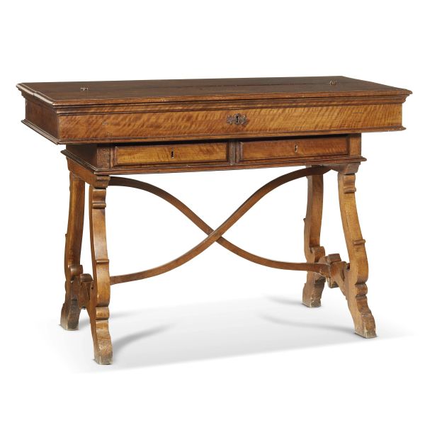 A TUSCAN SAN FILIPPO WRITING TABLE, EARLY 18TH CENTURY