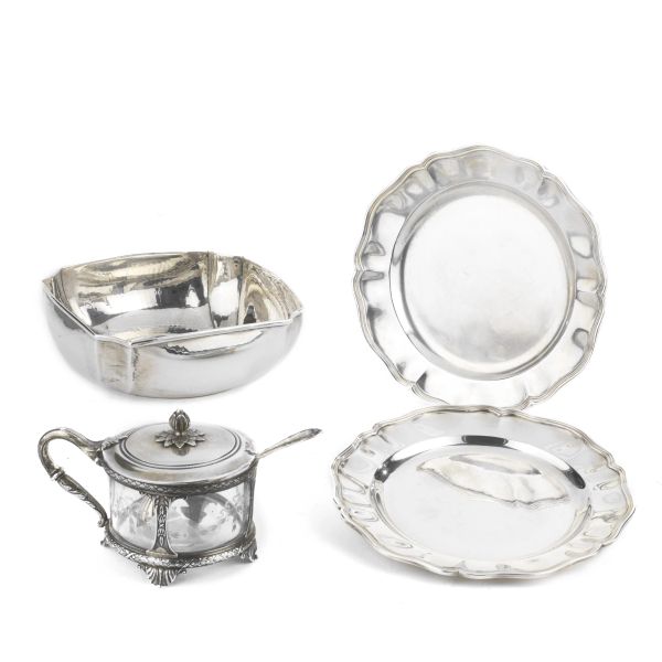 A SILVER CHEESE HOLDER, CUP AND TWO SAUCERS, 20TH CENTURY