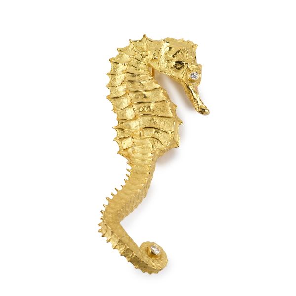 



SEAHORSE SHAPED BROOCH IN 18KT YELLOW GOLD