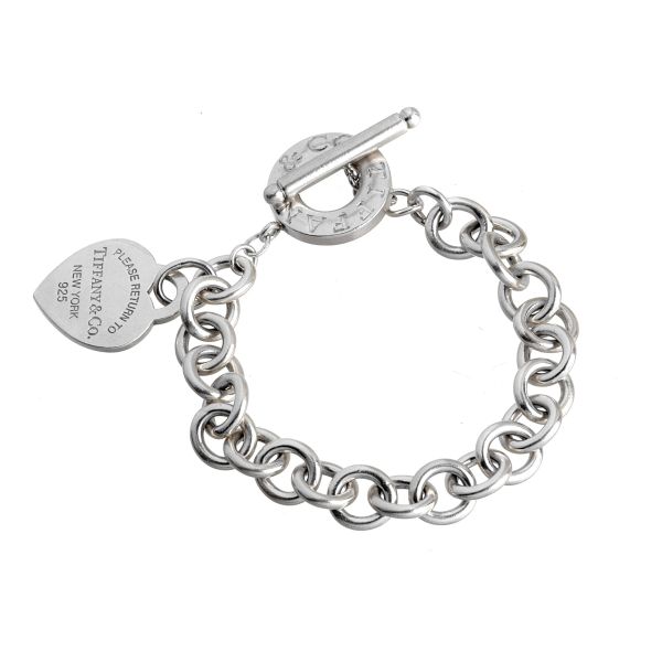 Tiffany &amp; Co - 



TIFFANY &amp; CO. &quot;HEART TAG&quot; BRACELET IN SILVER 