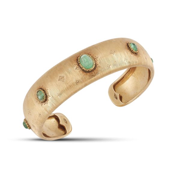 BUCCELLATI EMERALD CUFF BRACELET IN 18KT YELLOW GOLD