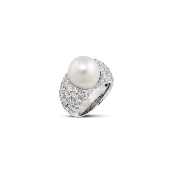 SOUTH SEA PEARL AND DIAMOND RING IN 18KT WHITE GOLD