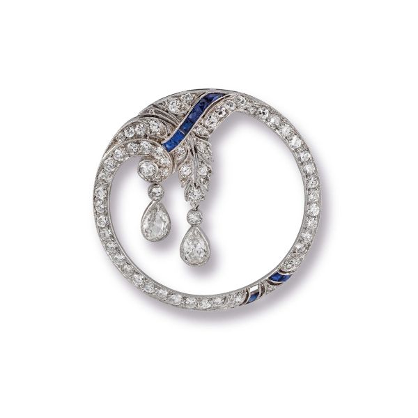 



DIAMOND AND SAPPHIRE BROOCH IN PLATINUM