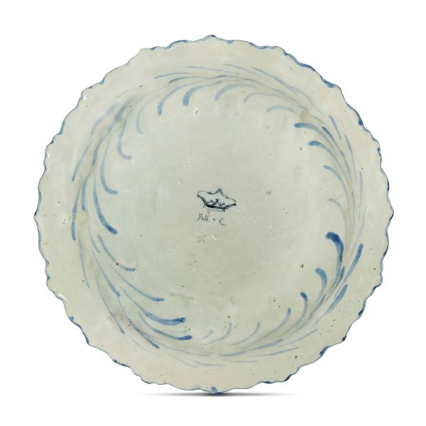 PIATTO REALE, ALBISOLA, FORNACE MELCHIORRE CONRADO, METÀ SECOLO XVII