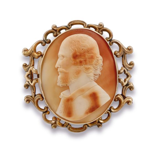 



SPILLA-PENDENTE CON CAMMEO