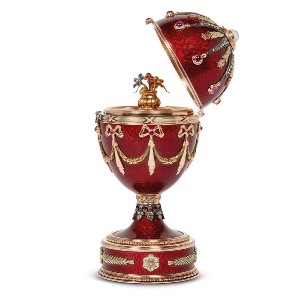 A RUSSIAN EGG, EARLY 20TH CENTURY