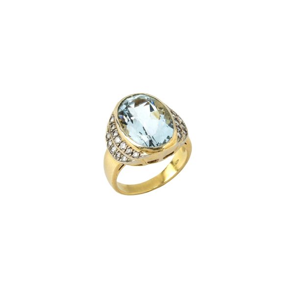 



RING WITH AQUAMARINE AND DIAMONDS