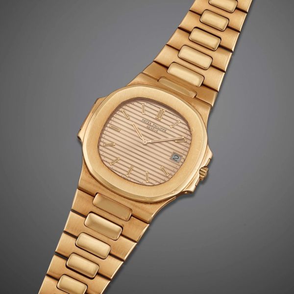 PATEK PHILIPPE NAUTILUS ORO GIALLO QUADRANTE GILT REF. 3700