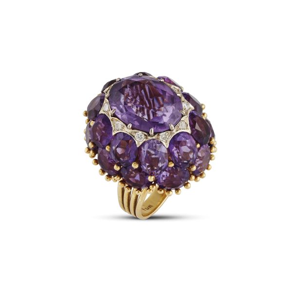 BIG AMETHYST AND DIAMOND DOME RING IN 18KT YELLOW GOLD