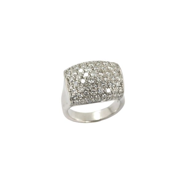 



PAVE DIAMOND RING IN 18KT WHITE GOLD