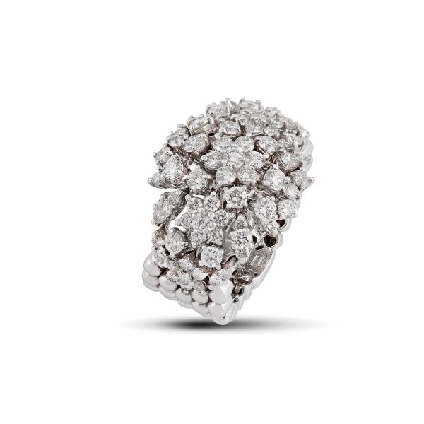



ANELLO A FASCIA CON DIAMANTI 