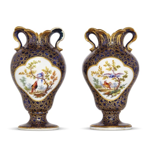 



A PAIR OF SMALL VASES &Agrave; OREILLES, S&Egrave;VRES, CIRCA 1759-1779