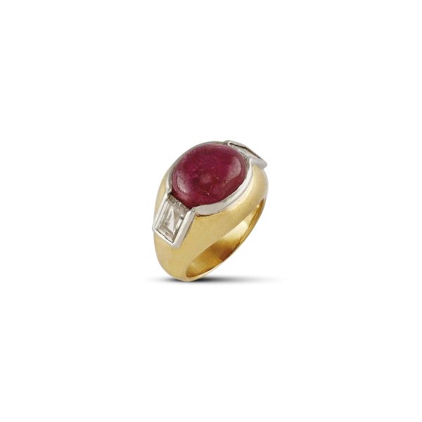 BULGARI RUBY AND DIAMOND RING IN 18KT YELLOW GOLD AND PLATINUM