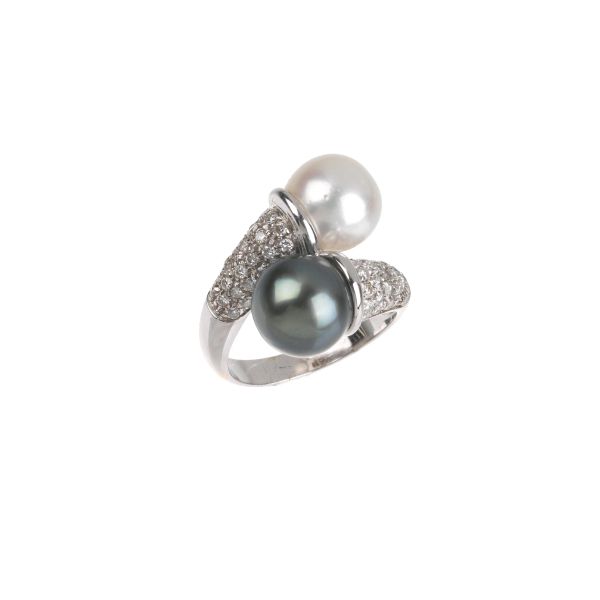 ANELLO CONTRARIE CON PERLE E DIAMANTI