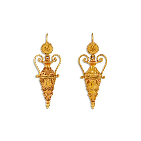 



DROP EARRINGS IN 18KT YELLOW GOLD 