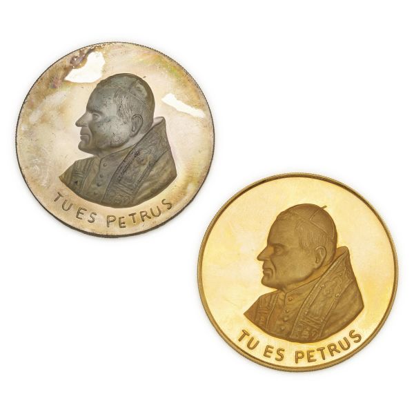 



Medaglie in oro e argento per la visita di Giovanni Paolo II a L'Aquila