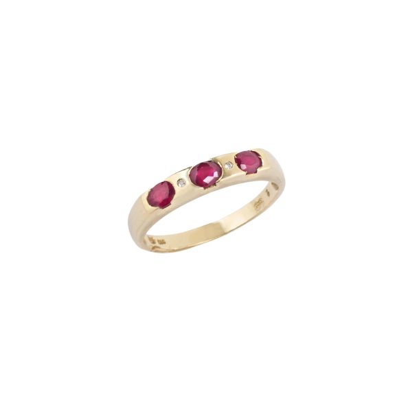 RUBY RING IN 14KT YELLOW GOLD