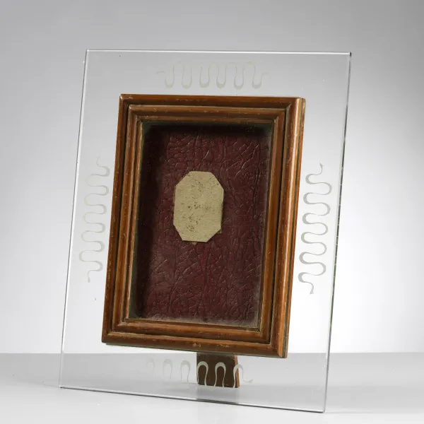



WOODEN AND GLASS FRAME 