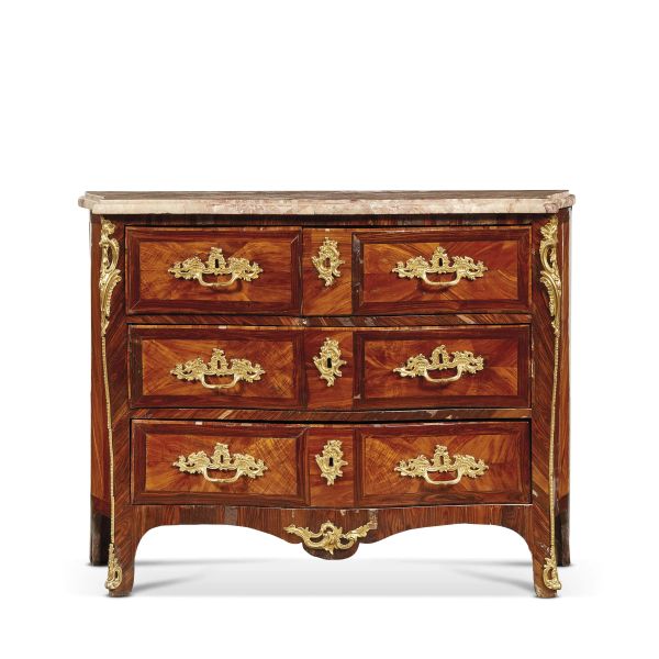 A FRENCH COMMODE, HALF 18TH CENTURY