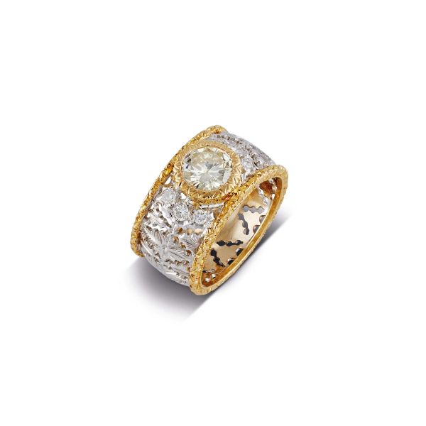 



BUCCELLATI ANELLO CON DIAMANTI