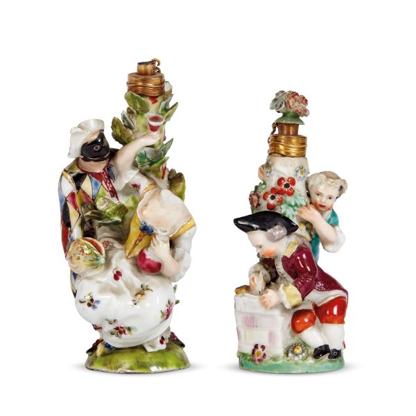 



A PAIR OF ENGLISH SNUFF-BOTTLES, 18TH CENTURY