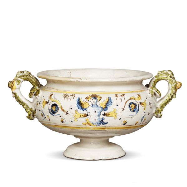 A BOWL FROM A BIRTH SET, FAENZA, FIRST QUARTER OF 17TH CENTURY