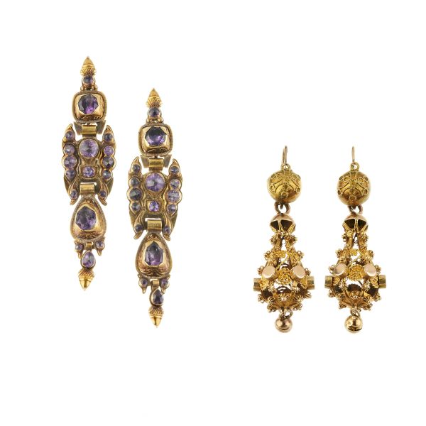 



TWO DROP EARRINGS IN 9KT GOLD 