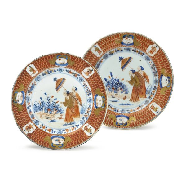 



A PAIR OF PLATES, CHINA, QING DYNASTY, QIANLONG PERIOD, CIRCA 1740