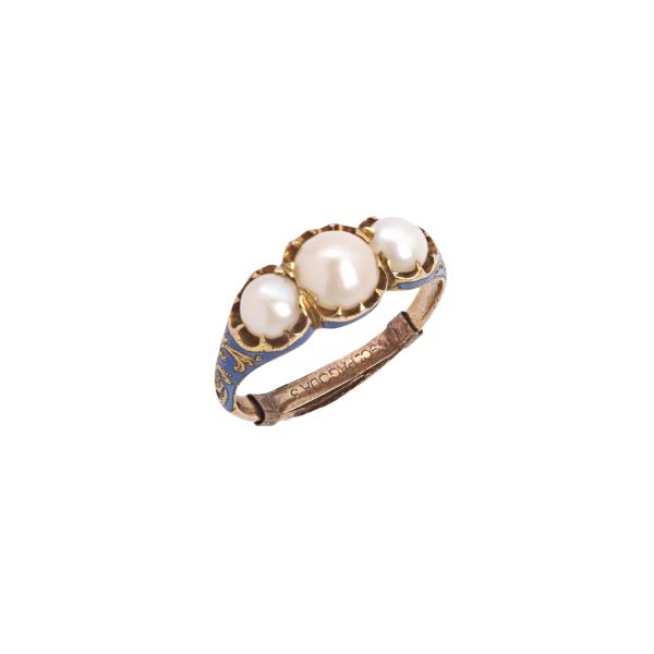



PEARL RING IN 9KT GOLD