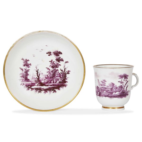 A GINORI CUP WITH SAUCER, DOCCIA, LATE 18TH CENTURY