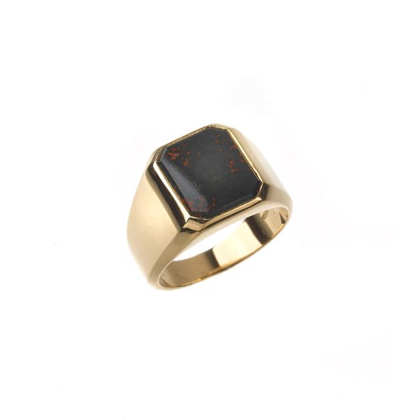 



BLOODSTONE CHEVALIER RING IN 18KT YELLOW GOLD