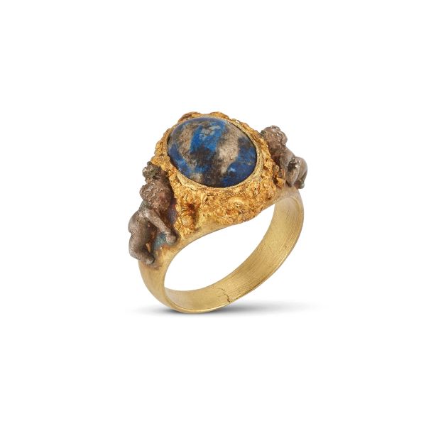 



LAPISLAZULI CHEVALIER RING IN 18KT GOLD AND METAL 