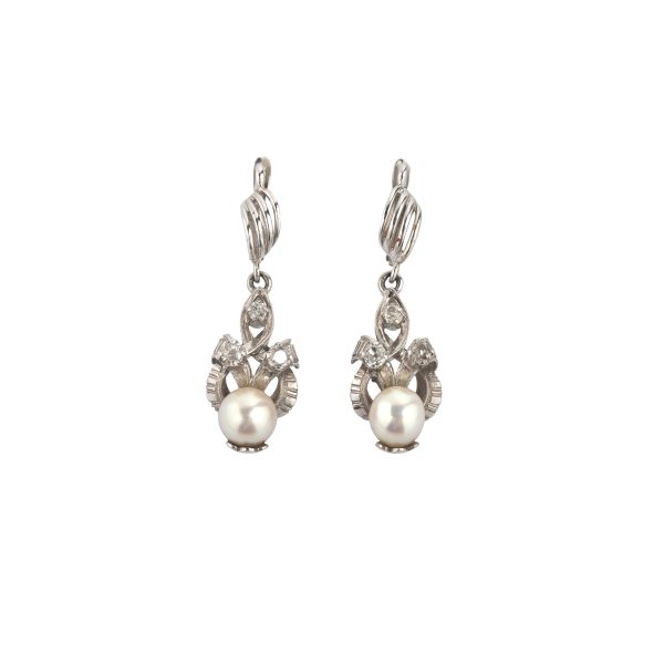 OLD MINE CUT DIAMOND AND PEARL EARRINGS IN 18KT WHITE GOLD