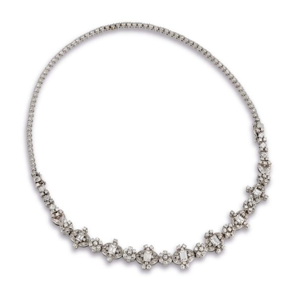 



DIAMOND NECKLACE IN 18KT WHITE GOLD