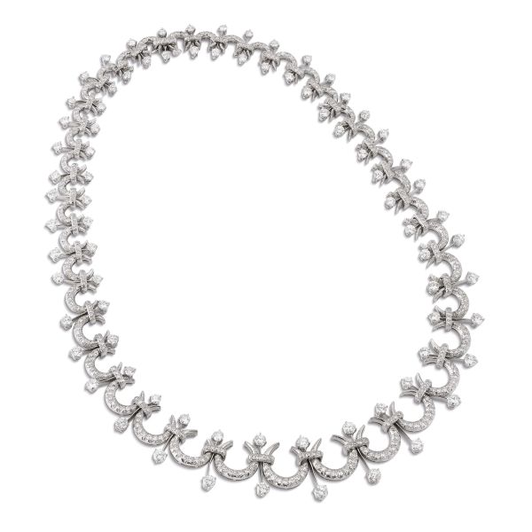 



DIAMOND NECKLACE IN 18KT WHITE GOLD