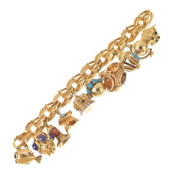 BIG CHAIN BRACELET WITH CHARMS IN 18KT YELLOW GOLD