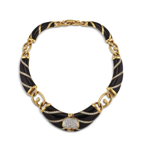 ONYX AND DIAMOND NECKLACE IN 18KT YELLOW GOLD