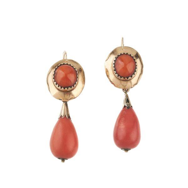 



CORAL DROP EARRINGS IN 9KT GOLD 